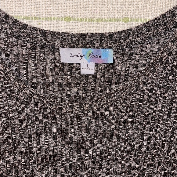 Indigo Rose Woman's Light Knit Cold Shoulder 5️⃣✖️3️⃣0️⃣ - Picture 5 of 8